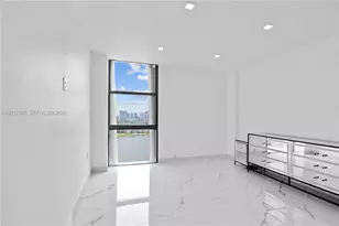3675 N Country Club Dr, Aventura, FL 33180 - Photo 36