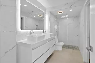3675 N Country Club Dr, Aventura, FL 33180 - Photo 4