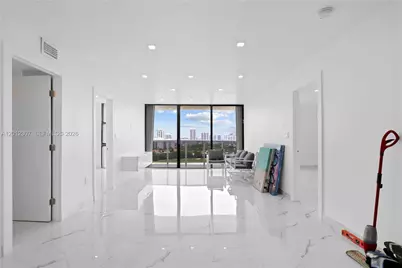 3675 N Country Club Dr #2008, Aventura, FL 33180 - Photo 10