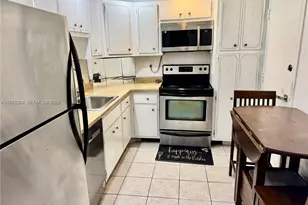 300 Bayview Dr, Sunny Isles Beach, FL 33160 - Photo 6