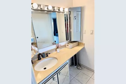 300 Bayview Dr #1903, Sunny Isles Beach, FL 33160 - Photo 8