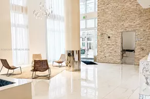 41 SE 5th St, Miami, FL 33131 - Photo 2