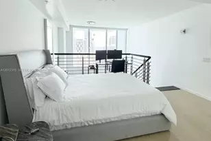 41 SE 5th St, Miami, FL 33131 - Photo 14
