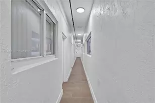 1021 NW 1st St, Miami, FL 33128 - Photo 16