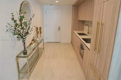 77 SE 5th Street #2414, Miami, FL 33131 - Photo 6