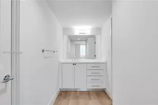 555 NE 34th St, Miami, FL 33137 - Photo 26