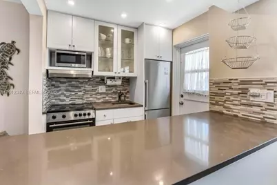 901 S Surf Rd #404, Hollywood, FL 33019 - Photo 4