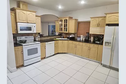 2231 NW 4th Ter, Miami, FL 33125 - Photo 2