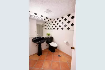 1045 NW 126th Pl, Miami, FL 33182 - Photo 12