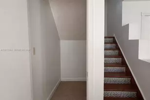 1045 NW 126th Pl, Miami, FL 33182 - Photo 4