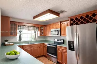 1045 NW 126th Pl, Miami, FL 33182 - Photo 4
