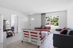 7811 SW 9th St, North Lauderdale, FL 33068 - Photo 6