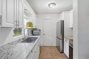 7811 SW 9th St, North Lauderdale, FL 33068 - Photo 8