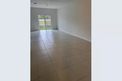 18406 SW 2nd St, Pembroke Pines, FL 33029 - Photo 8