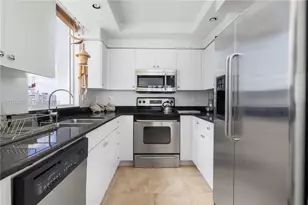 6917 Collins Ave, Miami Beach, FL 33141 - Photo 20
