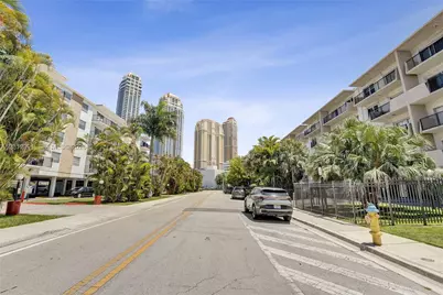 250 181st Dr #214, Sunny Isles Beach, FL 33160 - Photo 4