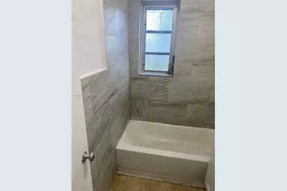 1070 NW 147th St, Miami, FL 33168 - Photo 8