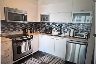 133 NE 2nd Ave, Miami, FL 33132 - Photo 2