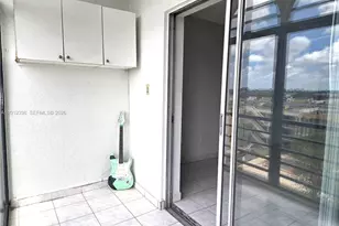 4670 W 13th Ln, Hialeah, FL 33012 - Photo 14