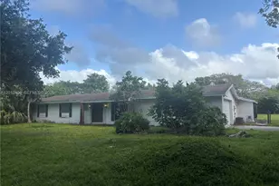 9290 SW 104th St, Miami, FL 33176 - Photo 1
