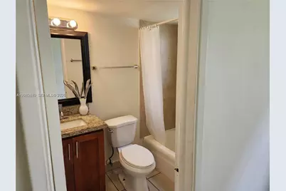 241 SE 9th Ave #103, Pompano Beach, FL 33060 - Photo 4