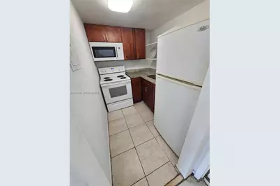 241 SE 9th Ave #103, Pompano Beach, FL 33060 - Photo 6