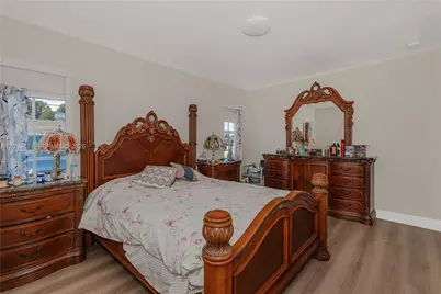 395 W 39th Pl, Hialeah, FL 33012 - Photo 22