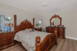 395 W 39th Pl, Hialeah, FL 33012 - Photo 22