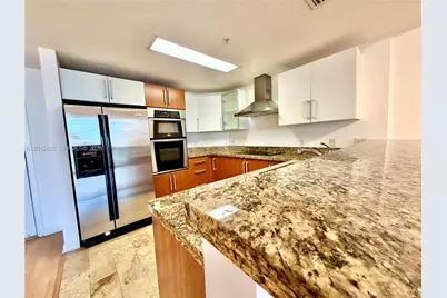 170 SE 14th St #2906, Miami, FL 33131 - Photo 6