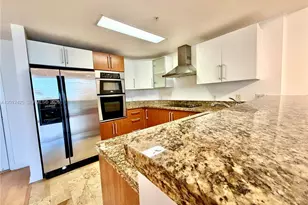 170 SE 14th St, Miami, FL 33131 - Photo 6