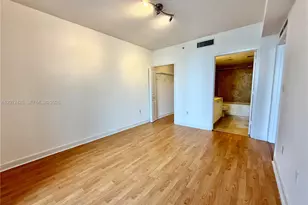 170 SE 14th St, Miami, FL 33131 - Photo 14