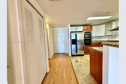 170 SE 14th St #2906, Miami, FL 33131 - Photo 12