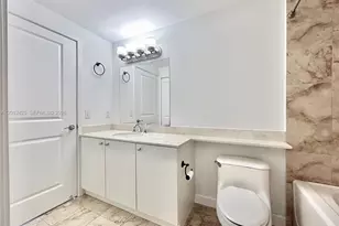 170 SE 14th St, Miami, FL 33131 - Photo 14