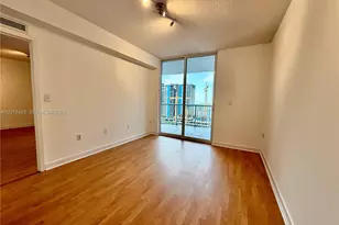 170 SE 14th St, Miami, FL 33131 - Photo 16