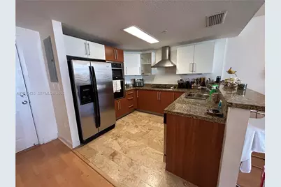 170 SE 14th St #2906, Miami, FL 33131 - Photo 4