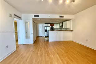 170 SE 14th St, Miami, FL 33131 - Photo 8