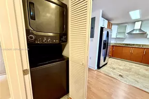 170 SE 14th St, Miami, FL 33131 - Photo 24