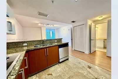 170 SE 14th St #2906, Miami, FL 33131 - Photo 4