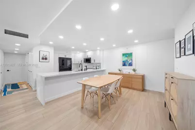 1621 Collins Ave #PH1002, Miami Beach, FL 33139 - Photo 2