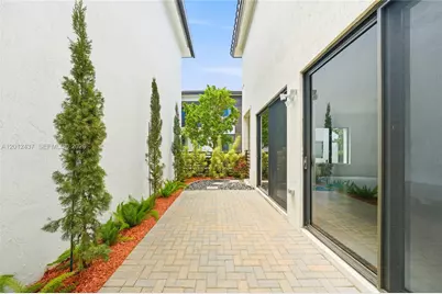 4356 NW 80th Ave, Doral, FL 33166 - Photo 18