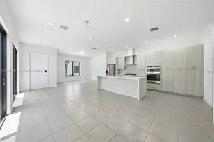 4356 NW 80th Ave, Doral, FL 33166 - Photo 8