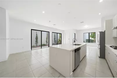 4356 NW 80th Ave, Doral, FL 33166 - Photo 10