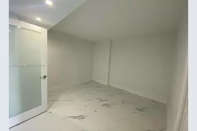 6039 Collins Ave #1033, Miami Beach, FL 33140 - Photo 18
