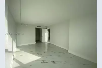 6039 Collins Ave #1033, Miami Beach, FL 33140 - Photo 12
