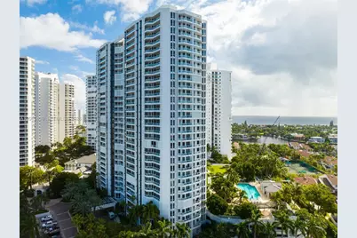 21055 Yacht Club Dr #605, Aventura, FL 33180 - Photo 2