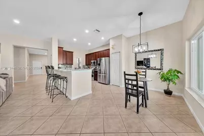 1634 Sandpiper Cir, Weston, FL 33327 - Photo 18