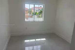 2425 W 76th St, Hialeah, FL 33016 - Photo 12