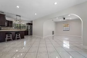 10401 SW 199th St, Cutler Bay, FL 33157 - Photo 4
