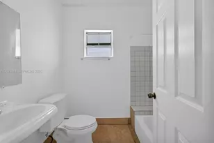 452 NE 30th St, Miami, FL 33137 - Photo 20
