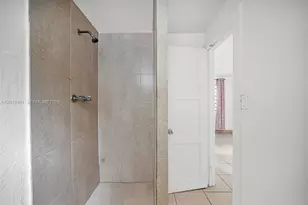 452 NE 30th St, Miami, FL 33137 - Photo 54